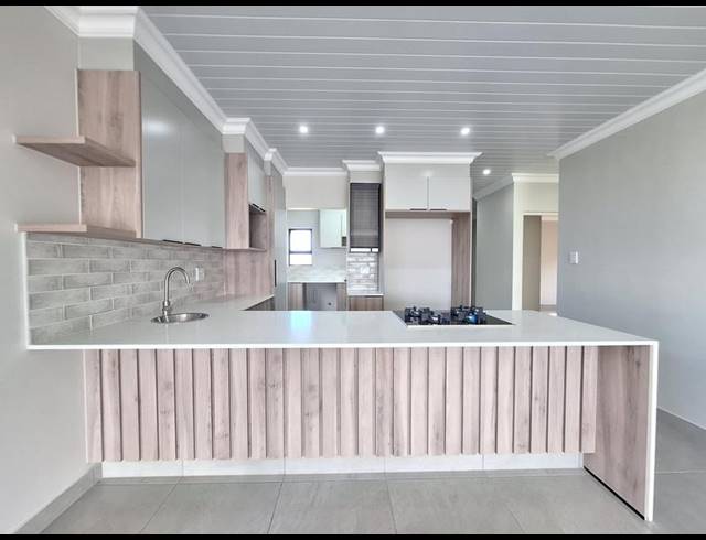 3 BEDROOM TOWNHOUSE FOR SALE IN ISLAND VIEW